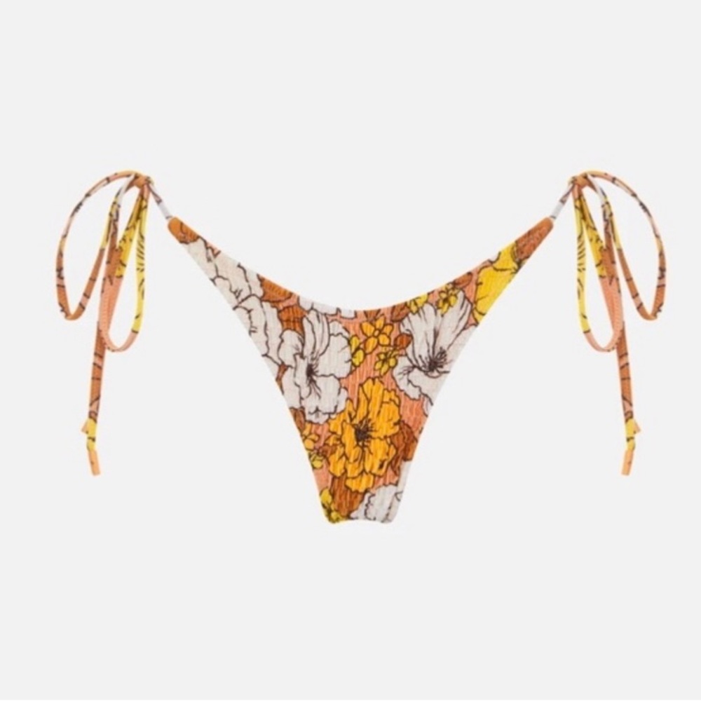 Triangl Nude Retro Bikini - Picture 7 of 7